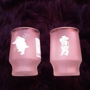 2 Japanese saki glasses
